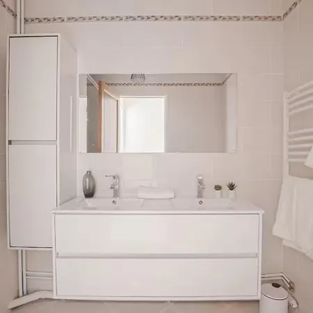 Apartment Coeur De - Au Pied Du Metro - 3 *
